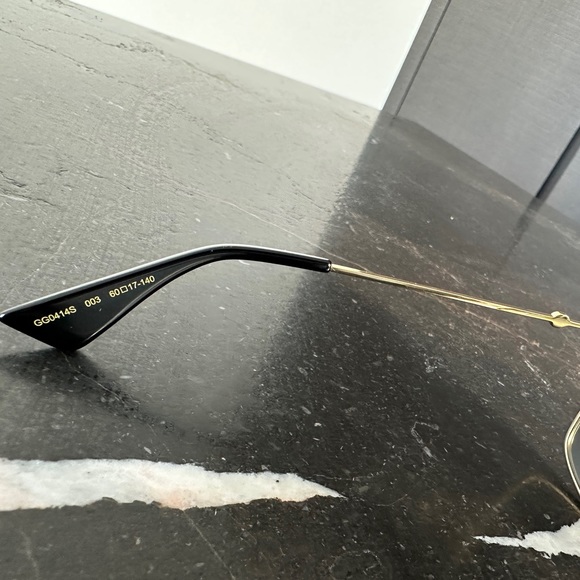 GUCCI OVERSIZED SQUARE FRAMED SUNGLASSES - Picture 7 of 7